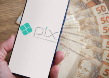 PIX de R$ 2.900 POR PESSOA disponível HOJE (22/02) na CAIXA; veja como sacar o valor