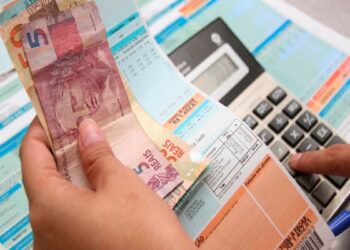 Conta de luz mais cara: Consumidores vão pagar R$ 32,7 bilhões em 2024 para a CDE