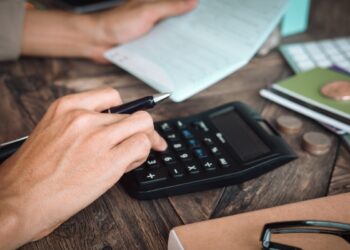 Dívidas com mais de 5 anos caducam? Veja o que a SERASA diz sobre o assunto