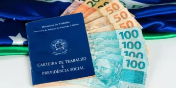 Beneficiários do PIS/Pasep enfrentam atrasos no saque de valores acumulados