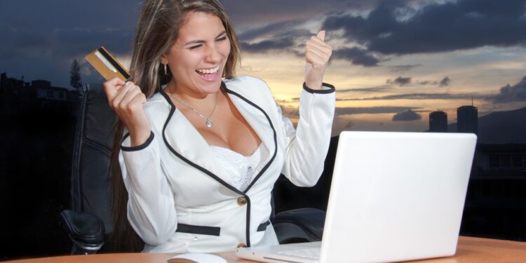 Pontos no cartão de crédito: promoção traz até 50% de bônus; veja como conseguir