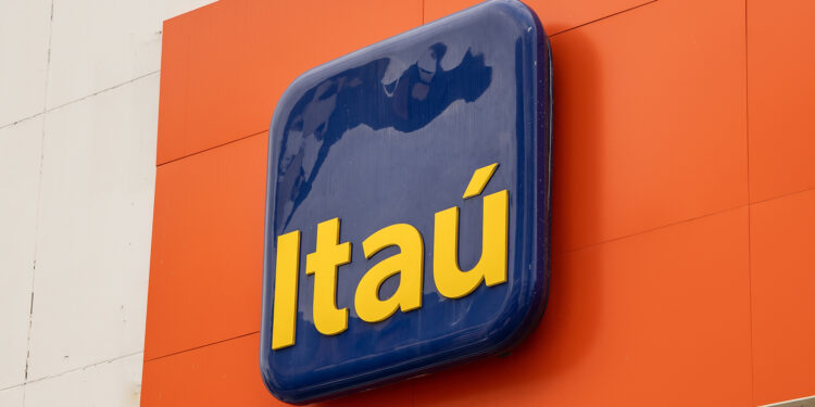 Itaú lança NOVA ferramenta para tornar compras no cartão mais seguras; veja qual