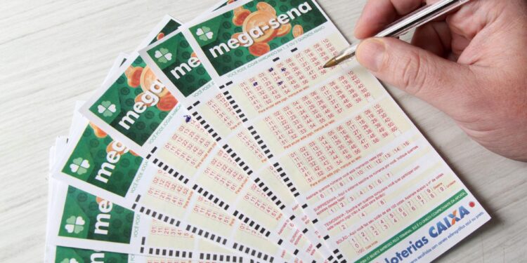 Mega-Sena acumula de novo e prêmio chega a R$ 120 MILHÕES