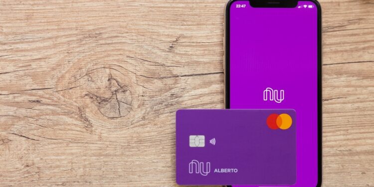 Nubank desbanca Itaú e PayPal e alcança marca IMPRESSIONANTE; veja qual