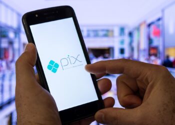 Fiz um Pix para a conta errada, e agora? Veja o que fazer