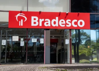 Bradesco aumenta prazo de oferta para cartões de crédito sem anuidade