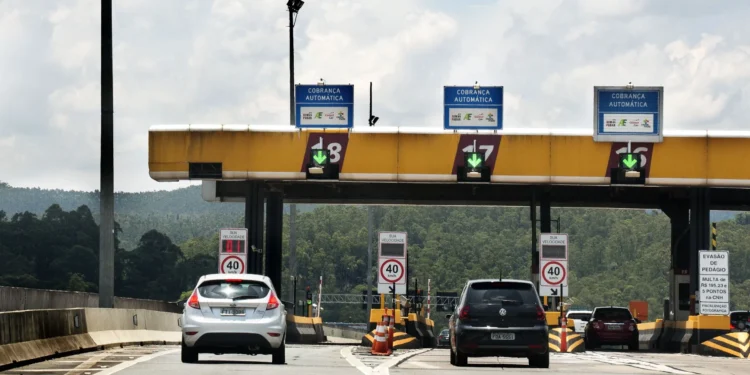 Motoristas poderão pagar pedágios com Pix; veja como vai funcionar