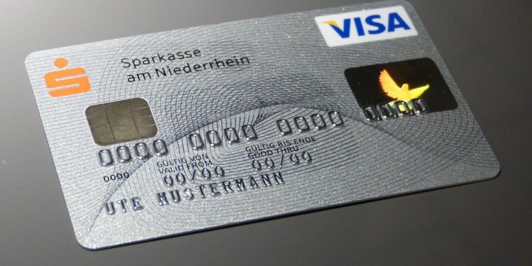 Score de crédito: qual a pontuação ideal para conseguir um cartão?