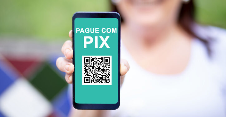 Cartão de crédito ou Pix no crédito? Qual a melhor opção?