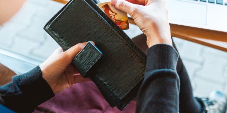 Crédito rotativo: entenda como funciona e saiba como evitar