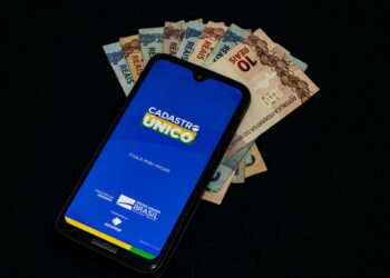 Posso me inscrever no BOLSA FAMÍLIA para receber parcela de abril?