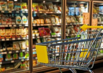 Consumo das famílias do Brasil cresce no 1º bimestre de 2024, revela Abras
