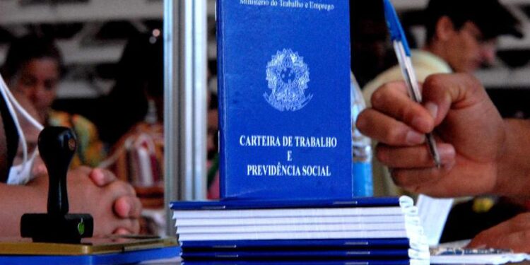 Indicador de Emprego da FGV sobe pelo 4º mês consecutivo