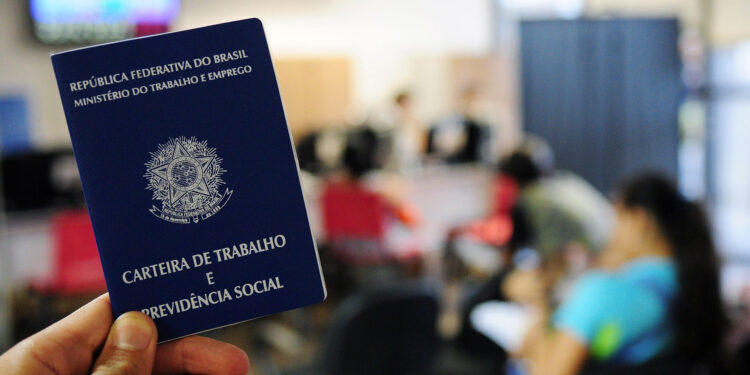 Saques do FGTS: Veja os trabalhadores que podem retirar valores em abril