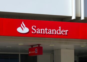 Santander anuncia mudança na política de anuidade para ESTES cartões; veja quais