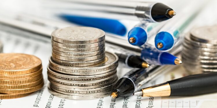 Economia brasileira cresce 0,8% em fevereiro, revela Monitor do PIB-FGV