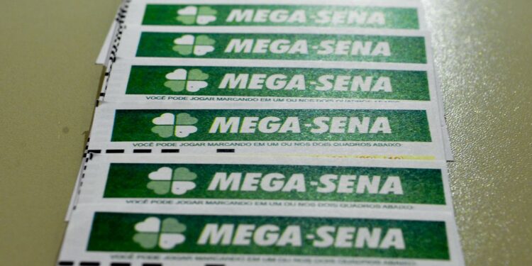 Mega-Sena: Ninguém acerta e prêmio chega a R$ 72 MILHÕES