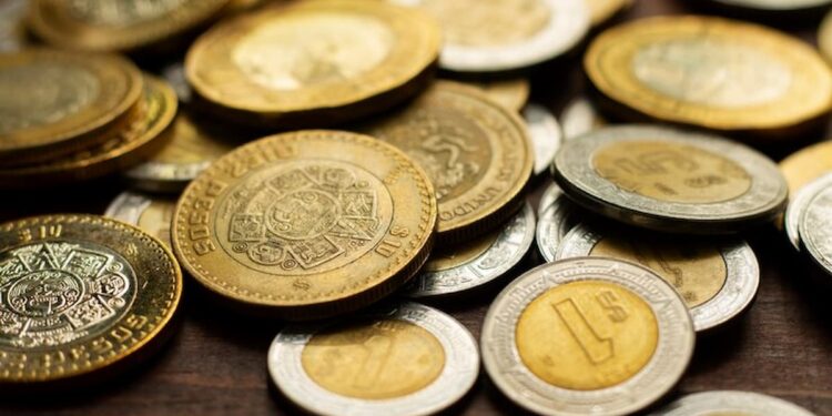 Moedas em cima da mesa