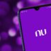 Nubank oferece compra de passagens e hospedagens pelo app; como funciona?