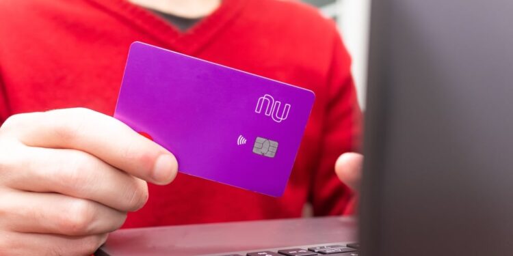 Cartão de crédito adicional do Nubank: saiba como solicitar