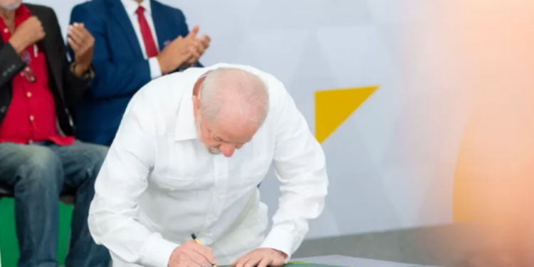 LULA surpreende Usuários de Cartão de Crédito com novo decreto