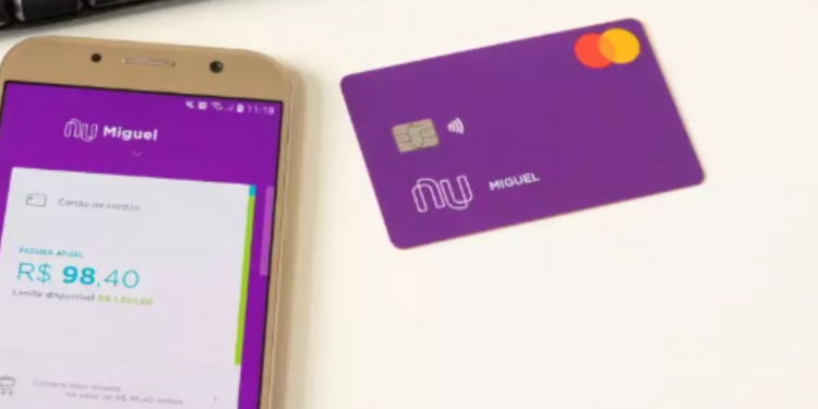 Nubank Inova com Ofertas de Cashback e Saques Ilimitados, Incluindo Assinatura Max