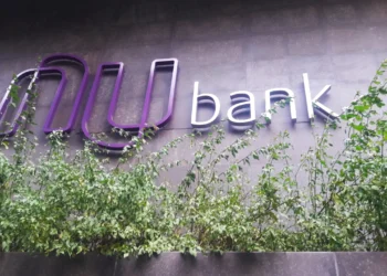 Nubank fora do ar? usuários relatam problemas no app; o que aconteceu?