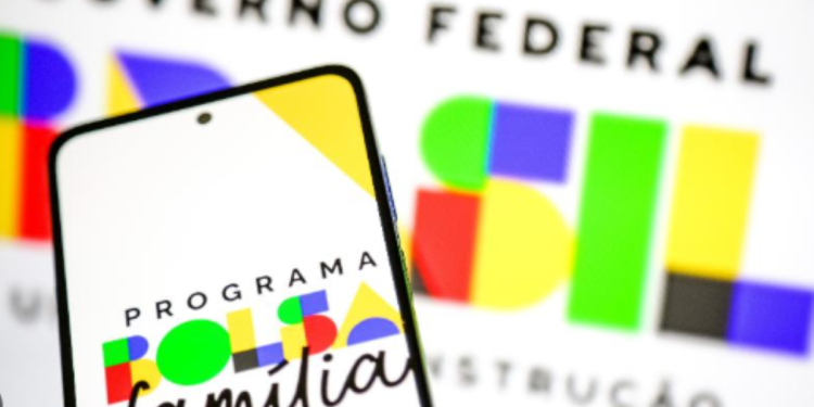 Bolsa Família: Benefício está BLOQUEADO em maio? Siga ESSES PASSOS e volte a receber as parcelas