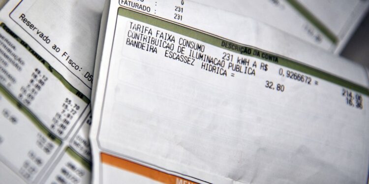 CONTA DE LUZ: Veja a bandeira tarifária que ficará em vigor no Brasil em junho