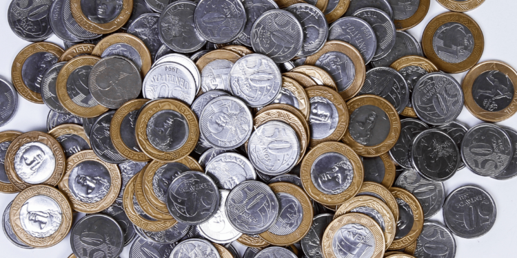 Conheça 7 moedas raras da história do Brasil e lucre uma boa grana com elas!