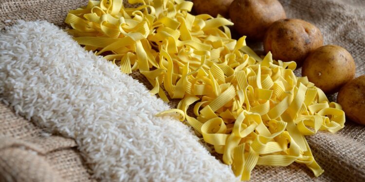 Cesta básica: preços aumentam em 10 capitais; veja quais