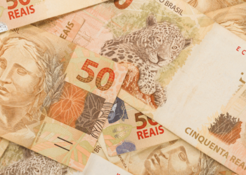 Saiba como uma simples nota de 50 reais pode valer até R$ 4 mil para colecionadores.