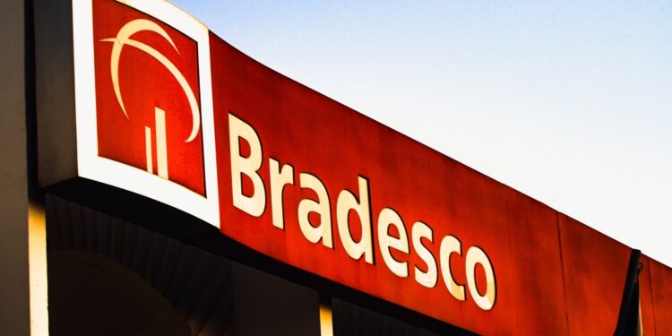 Bradesco aumenta prazo de oferta para cartões de crédito sem anuidade