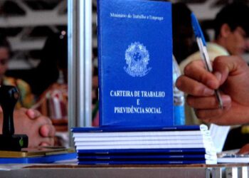 Empregos: Brasil cria 131,8 MIL postos de trabalho em maio, revela Caged