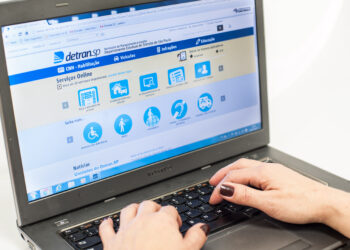 Lei permite consulta de CNH e RENAVAN online