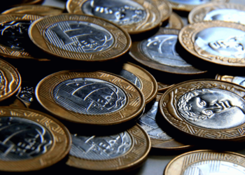 Veja o defeito que tornou essa moeda de 1 real desejada por colecionadores de todo o Brasil.