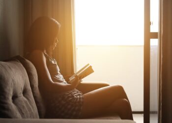 Pé-de-Meia: estudantes podem solicitar o cartão de débito físico pelo App da Caixa