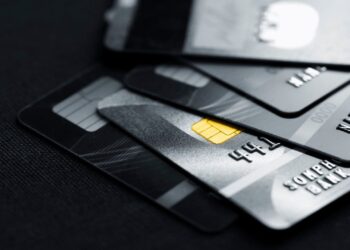 Crédito rotativo chega a 422,5% ao ano; veja o que mudou