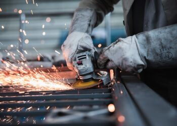 REVELADO! Descubra qual é o setor que mais emprega brasileiros