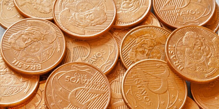 Moedas de 25 CENTAVOS com mesma falha estão valendo R$ 600 no país