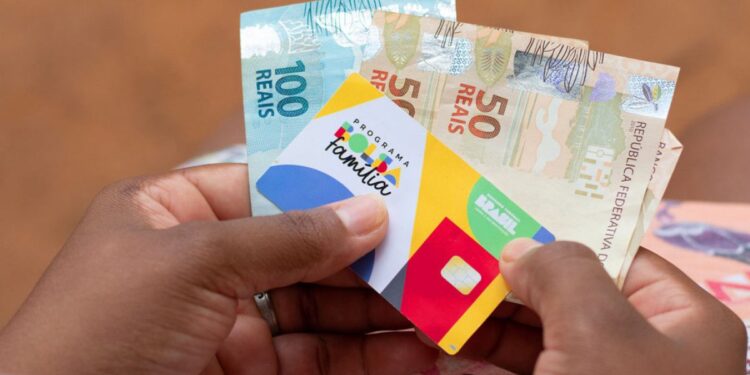BOLSA FAMÍLIA: Novos beneficiários recebem ÚLTIMO REPASSE da semana