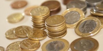 Quatro moedas com erro 'comum' valem mais de R$ 800