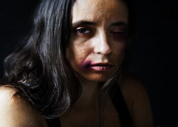 Conheça Seus Direitos Benefícios do governo para mulheres vítimas de violência doméstica