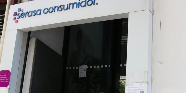 Veja como a Serasa está facilitando a renegociação de dívidas educacionais. Imagem: Agência Brasil