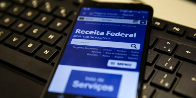 Monitoramento de dados na Receita Federal