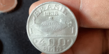 Moeda antiga de 400 réis com erro de cunhagem de 1978