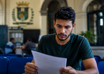Inscrições abertas para concurso da Prefeitura de Mãe D’Água com 92 vagas e salários que chegam a R$ 7,2 mil